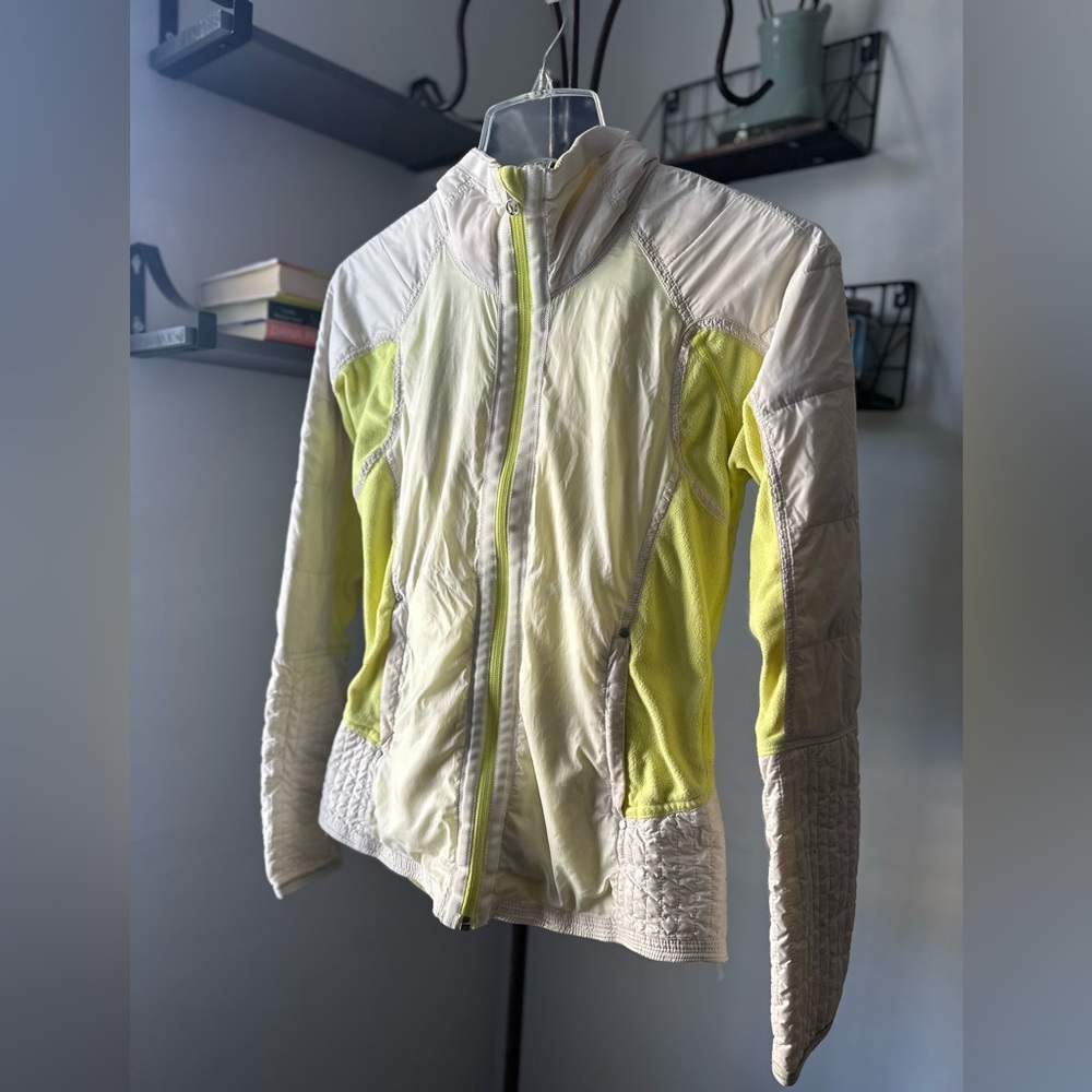 LULULEMON RUN BUNDLE UP GOOSE DOWN JACKET CLARITY YELLOW POLAR CREAM SIZE 2 - Picture 17 of 17